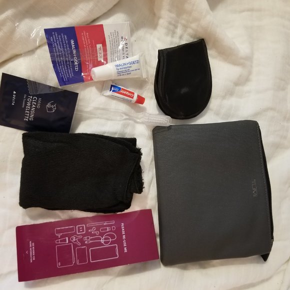 Tumi Accessories Tumi By Delta Pouch With Accessories Nwt Poshmark